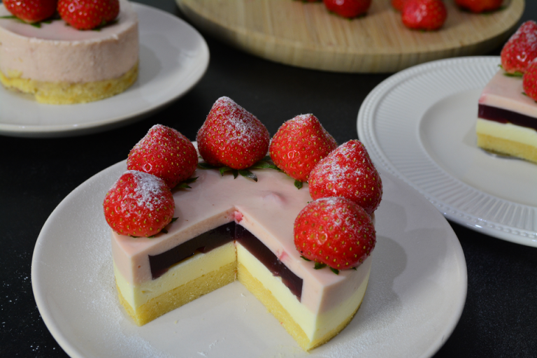 Strawberry Mousse with Jelly