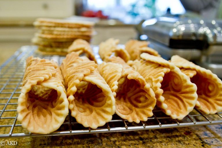 WW Pizzelle Cookie Cannolis
