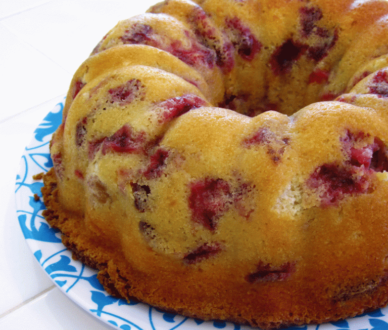 WW Strawberry Bundt Cake