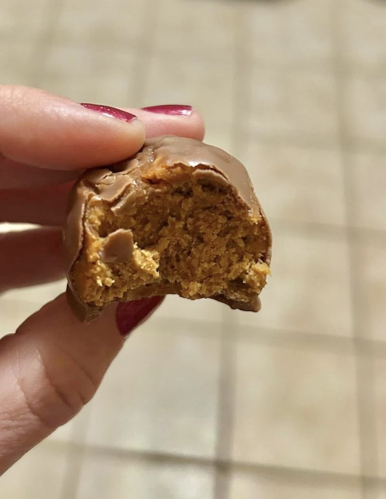 Three ingredient Copycat Reese’s peanut butter balls