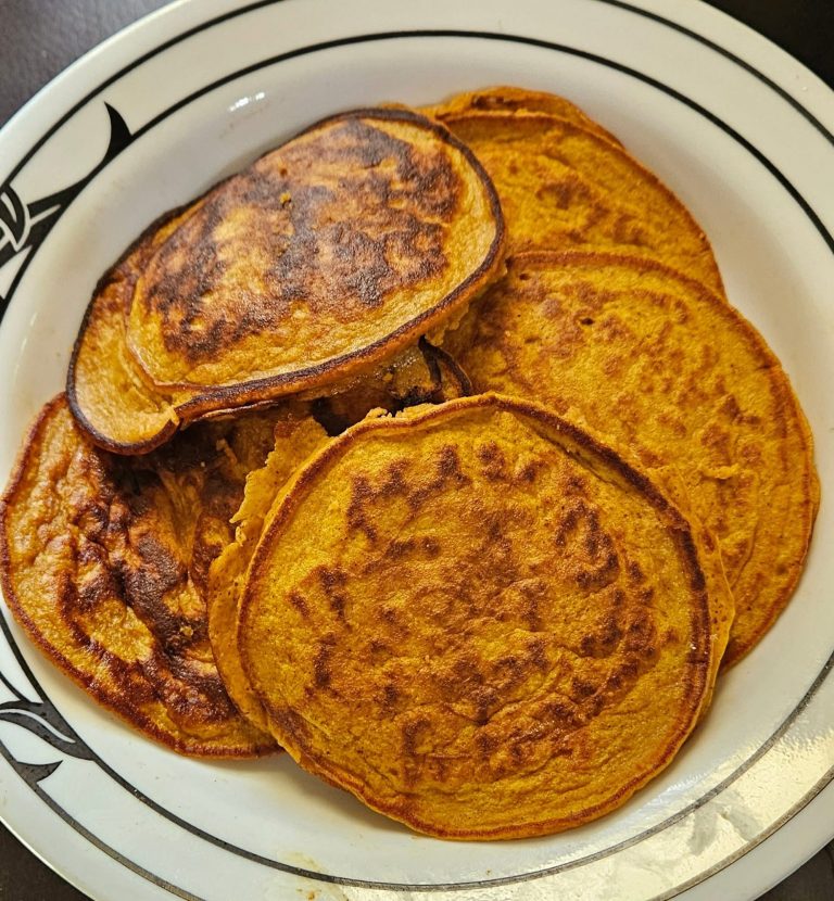 high protein pumpkin spice pancakes